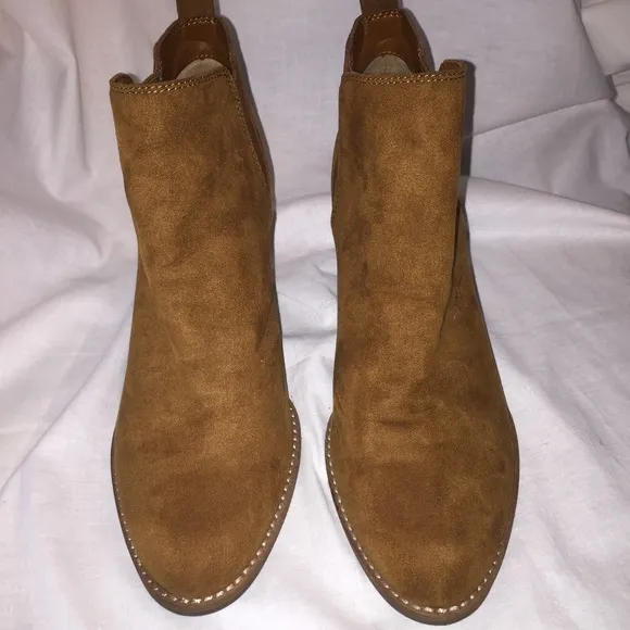 DV by Dolce Vita Suede Ankle Boots/Booties - Image 2