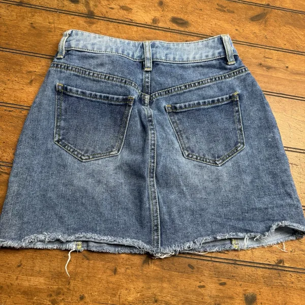 PacSun Distressed Two-Toned‎ Denim Mini Jean Skirt 25 Waist - Image 3
