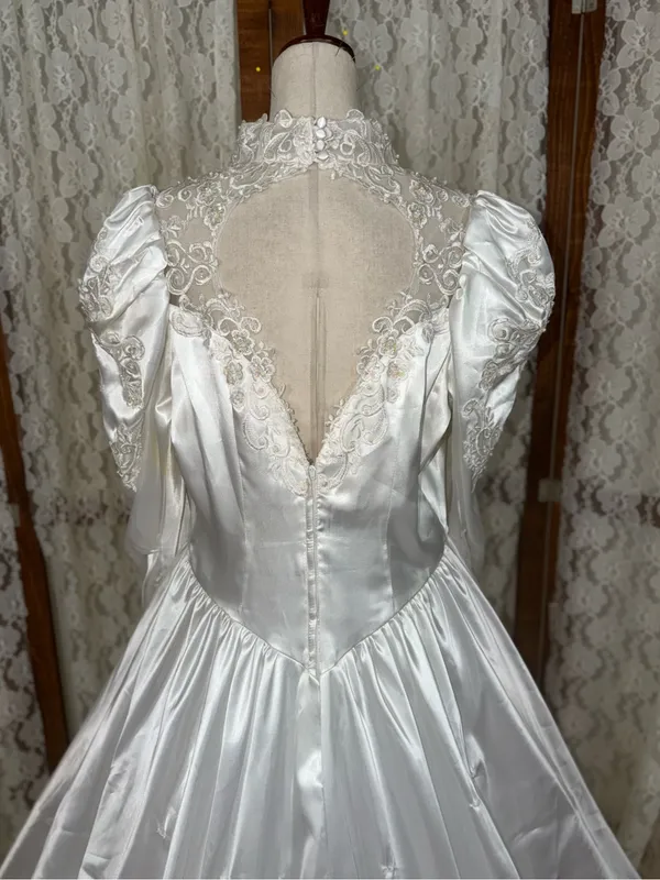 Beautiful Vintage 90s Beau Crystal White Satin Wedding Gown - Image 6