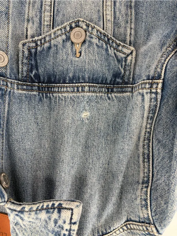 Lucky Brand Women's Boyfriend Trucker Denim Jeans Jacket Distressed Blue small - Image 3