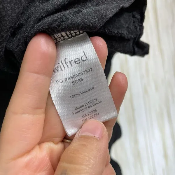 Aritzia Wilfred Dark Charcoal Slouchy Raw Hem Tee - Image 8
