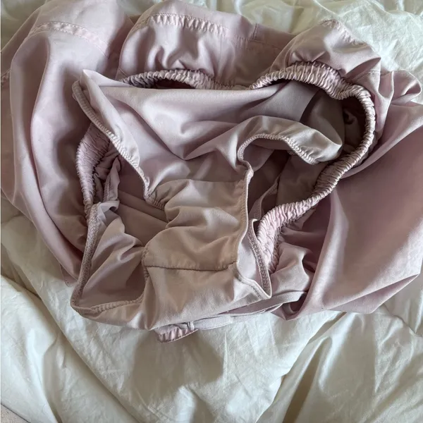 Pink old navy active shorts - Image 4