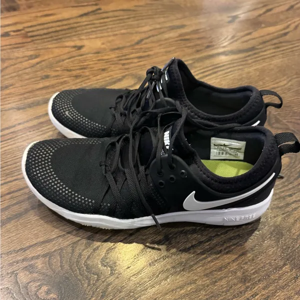Nike Free sneakers size 9 - Image 4