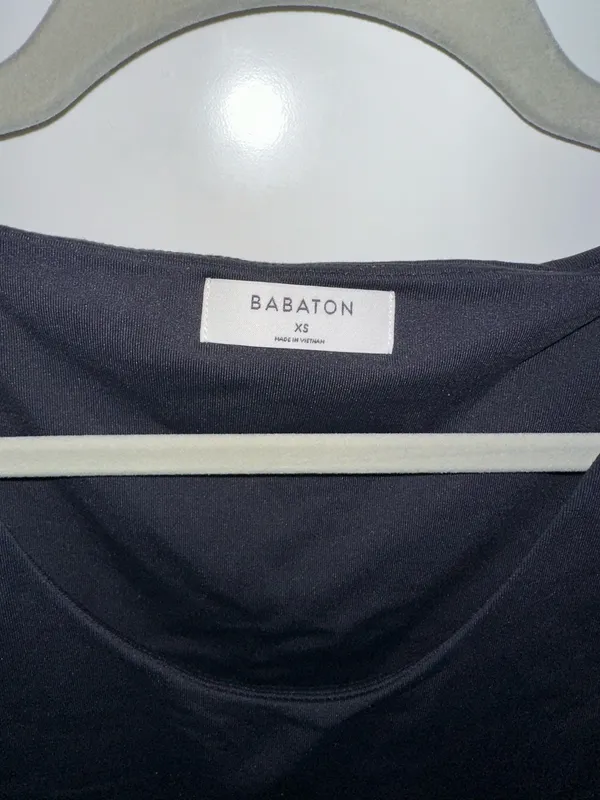 Aritzia Scoop Neck Contour Tank - Image 3
