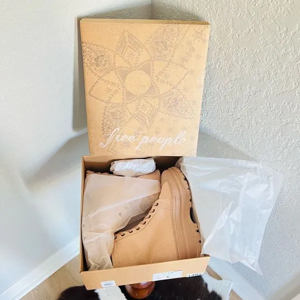 FREE‎ PEOPLE Camp Out Canvas Combat Boot, Natural, Tan/Pink, Size 8, NWT - Image 2