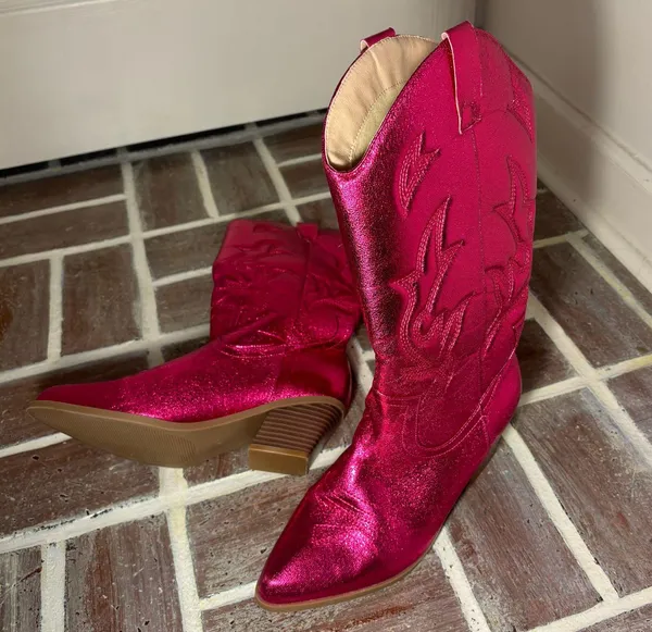 Pink shiny cowgirl boots - Image 2