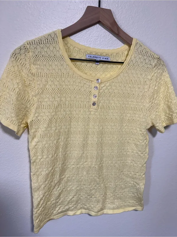 💛Celebrity Pink Yellow Crochet Short Sleeve Henley Top - Image 3
