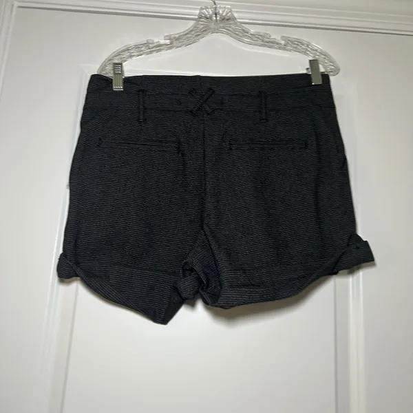 Free People Black Comb Micro Check Pleated High Rise Cuffed Shorts 6 Academia - Image 5