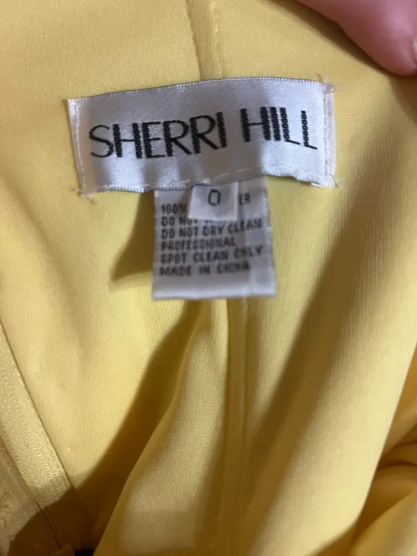 Sherri Hill Pastel yellow One Shoulder Prom Dress - Image 4