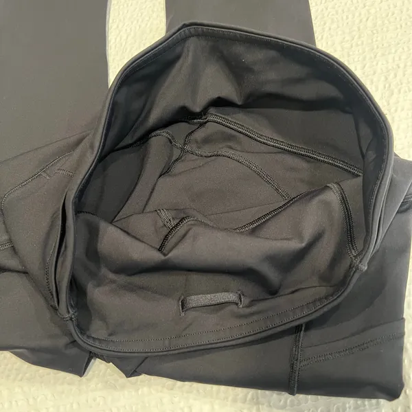 Lululemon black fast and free leggings (reflective) size 6 women - Image 3