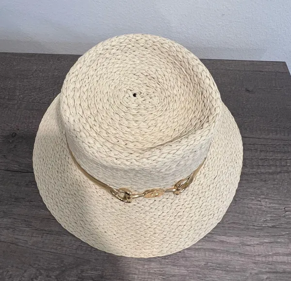 Elegant Cream Straw Hat with Gold Accent by GIANI BERNINI - Image 2