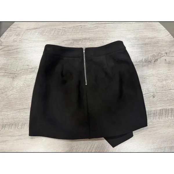 Kendall + Kylie Black Faux Suede Asymmetrical Wrap Mini Skort Size Small Y2K - Image 3