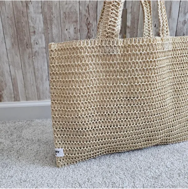 Burberry goddess straw tote bag  - Image 4