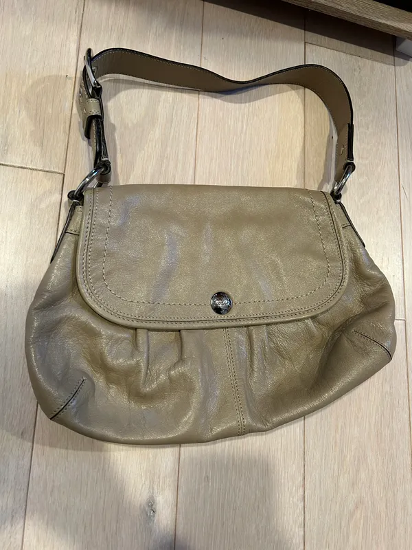 Coach Soho Pleated Tan Leather Flap Shoulder Bag - Image 2