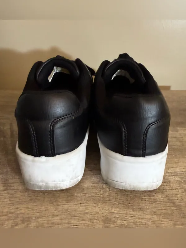 Time and Tru Platform Black Faux Leather Sneakers Women’s Size 8 Lace Up - Image 4