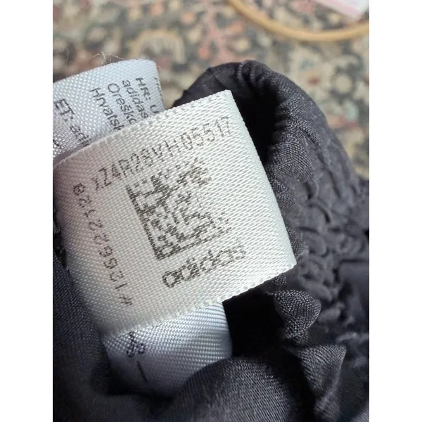Adidas shorts size small - Image 10