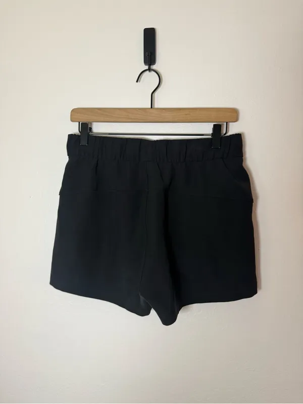 Lululemon On The Fly Short *Woven *2.5" Black‎ (First Release) - Image 4