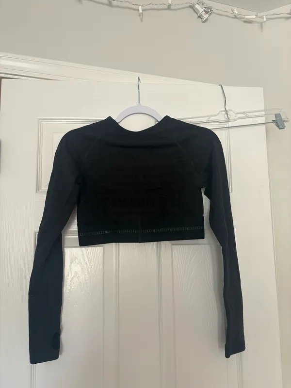 Gymshark Long Sleeve Crop Top - Image 2