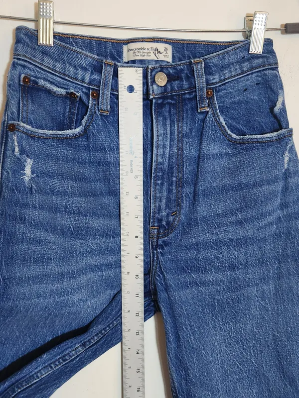 Abercrombie & Fitch Medium Wash 90s Straight Ultra High Rise Jeans Size 26/2 - Image 8