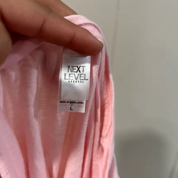 Next Level apparel Taylor swift shirt size large - Image 4