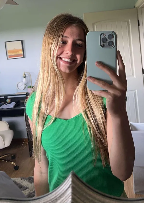 Old Navy Green Square Top - Image 3