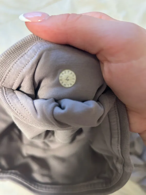 Lululemon Leggings size 4 - Image 3