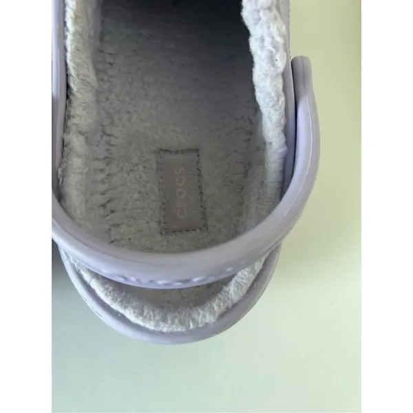 Crocs Comfort Classic Faux Fur Womens 8 and Men’s 6 Slip On Lined Clogs Lavender - Image 3
