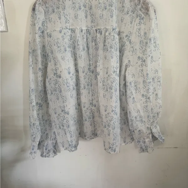 Light Blue Floral Pintuck Tunic Blouse Size M - Image 4