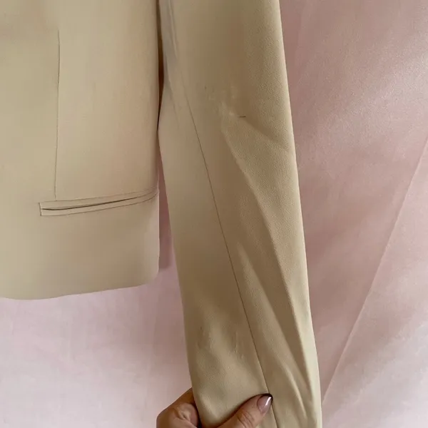 MOVING SALE!! Tan forever 21 blazer - Image 5