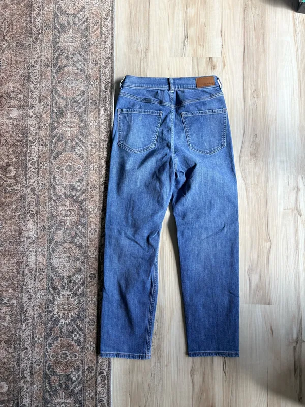 Express High-Rise Mom Jeans - Image 7