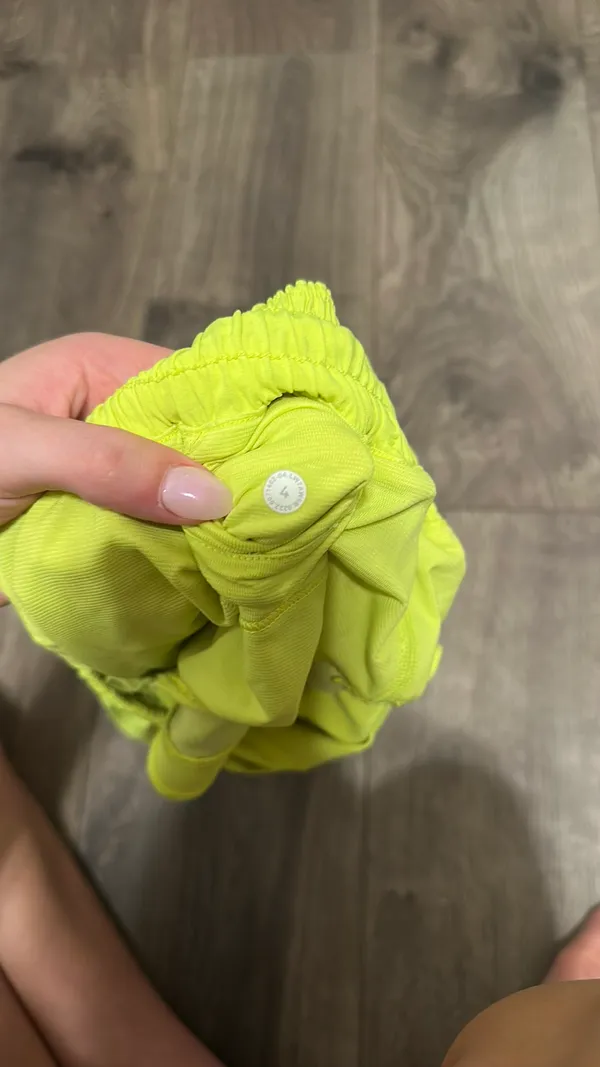 Lululemon Neon Shorts Hotty Hot - Image 4