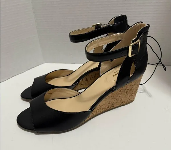 Liz Claiborne Octavia Black Heeled Wedge Sandal NWT Size 11 - Image 2