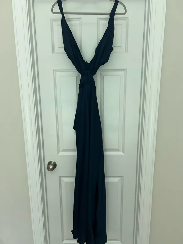 Selfie Leslie Harper Cut-Out Bow Back Maxi Dress Navy - Image 4
