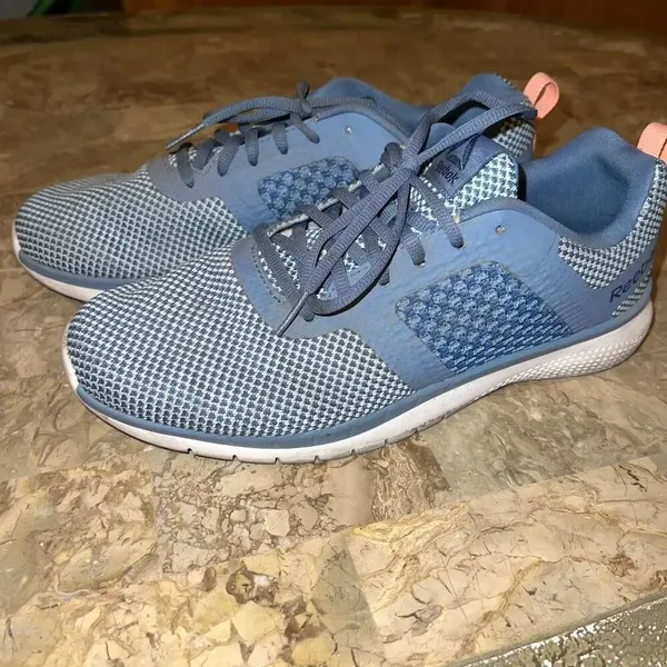 Reebok sneakers lightweight blue size 8.5 - Image 2