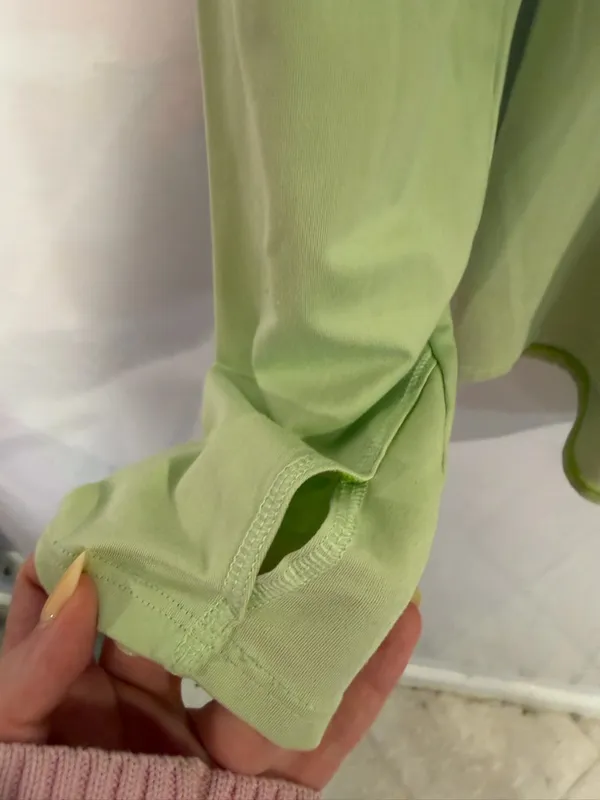 Athleta Green Crewneck Long Sleeve Thumb Hole‎ Activewear Top Womens XL - Image 2