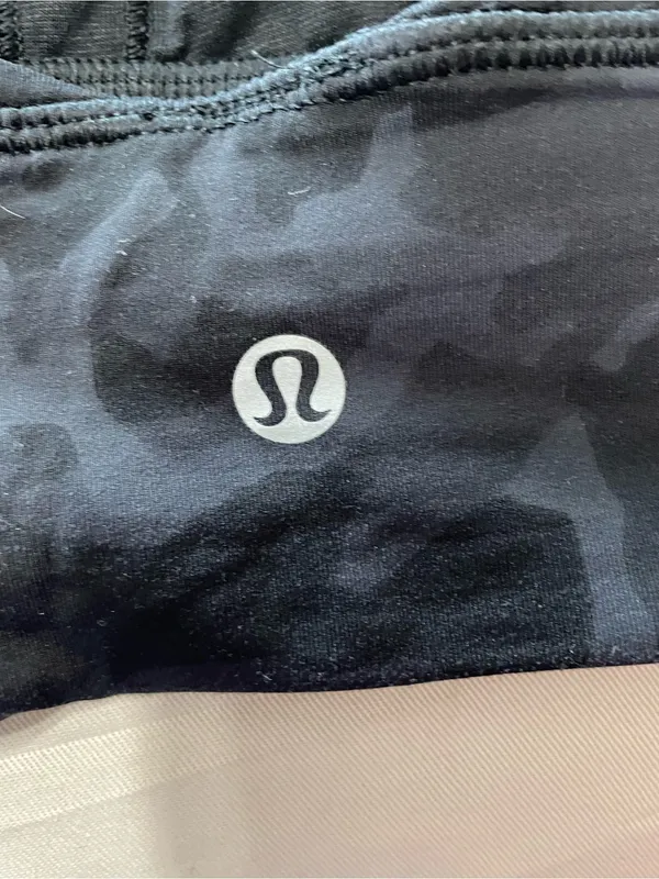 Strappy lululemon Black Camo Sports Bra size 4 - Image 4