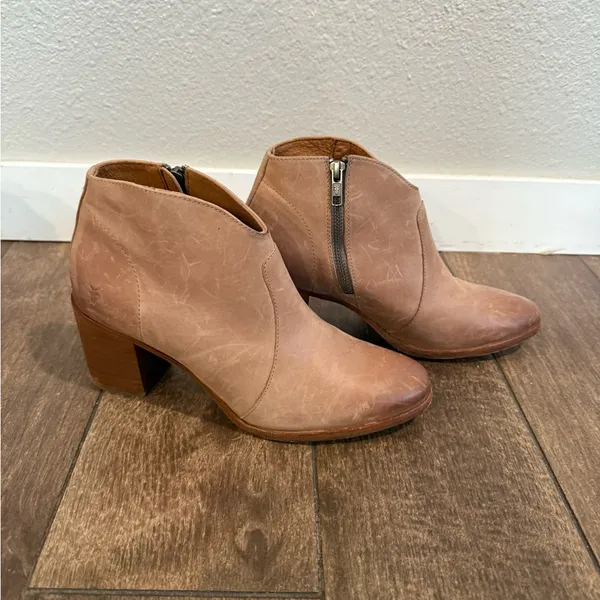 Frye‎ Nora Short Zipper Boot Almond Toe Tan Block Heel Womens Size 8.5B - Image 4