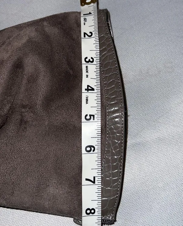 Amelia Grace knee high gray side zip heeled boots. Size 9M - Image 11