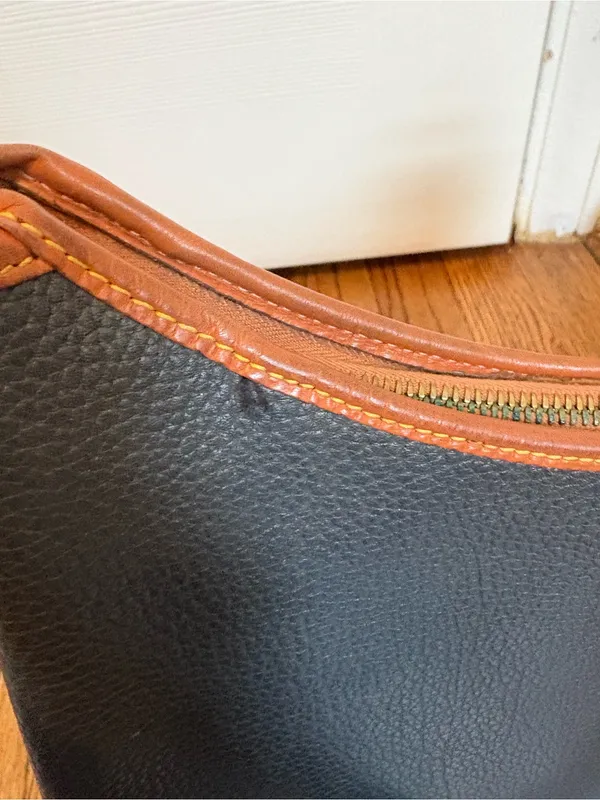 Dooney & Bourke Vintage Navy Blue Pebbled Leather Hobo Shoulder Bag Tan Trim - Image 3