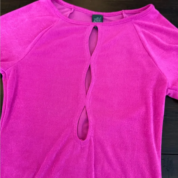 Wild Fable Hot Pink Cut Out Short Sleeve Bodysuit Size Small - Image 2