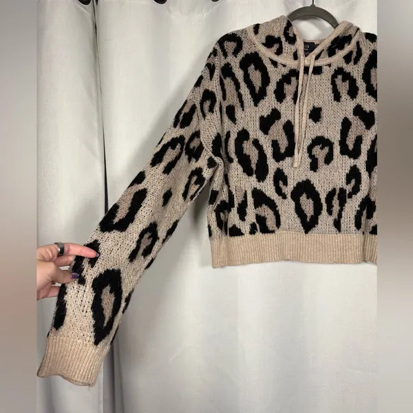 Vici Fuzzy Brown and Black Cheetah Print Pullover Hoodie Sweater Large - Image 6