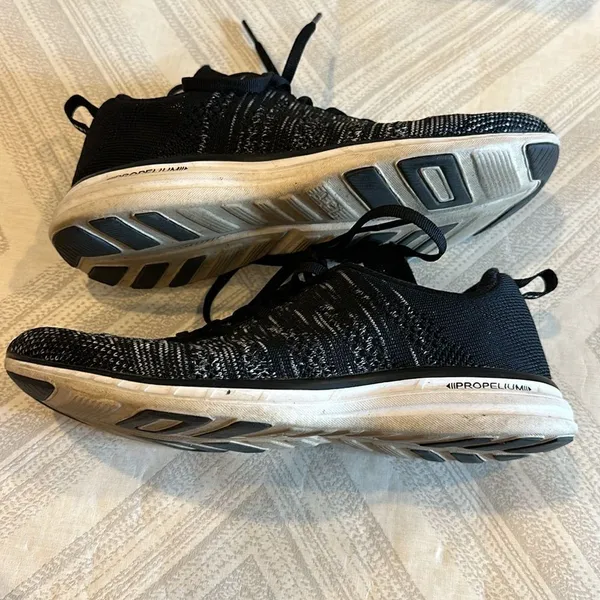 APL Women’s Black/Faded White Techloom Pro Sneakers - Size 8 - Image 9