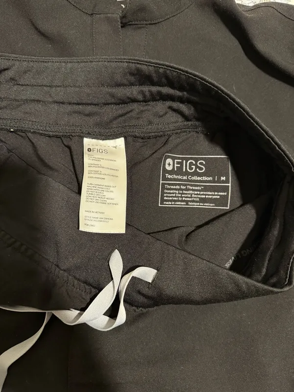 FIGS Scrubs Set - Image 6