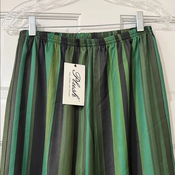 NWT Plush Revolve 2 piece day to evening pant set SIZE S - Image 14