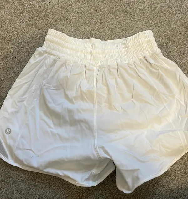 Lululemon Hotty Hot Shorts size 2 - Image 4