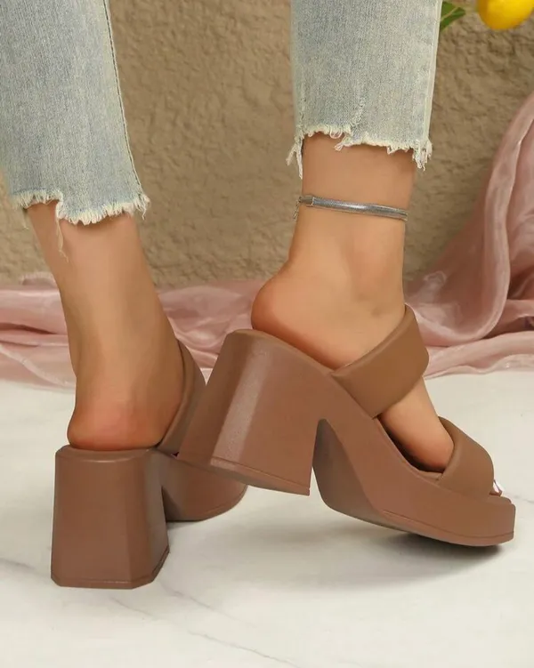 Boutique Brown Block Heel Sandals - Image 3
