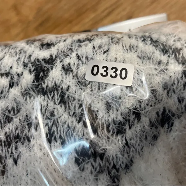 New cozy xs sweater cliche brand fuzzy‎ soft comfortable pattern sweater winter - Image 11