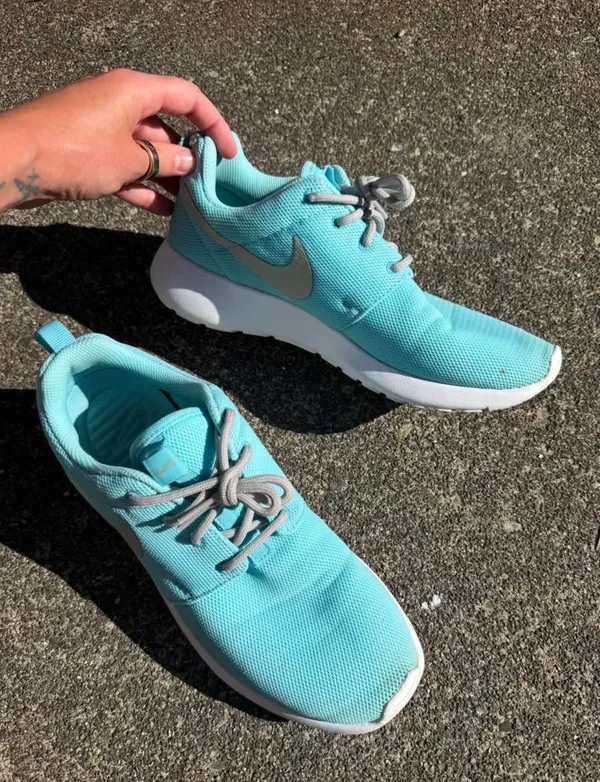 Tiffany Blue Nike Roshe One - Image 2