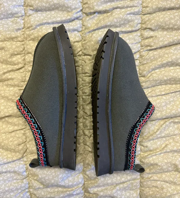 Amazon Gray Slippers - Image 3