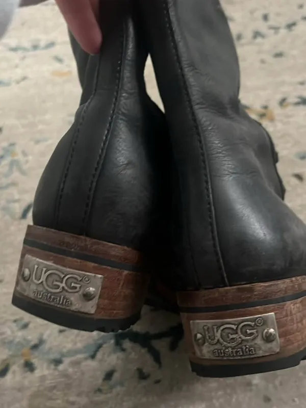 Ugg Brock 5517 Black Lace Up Leather Boots lined size 8 - Image 6